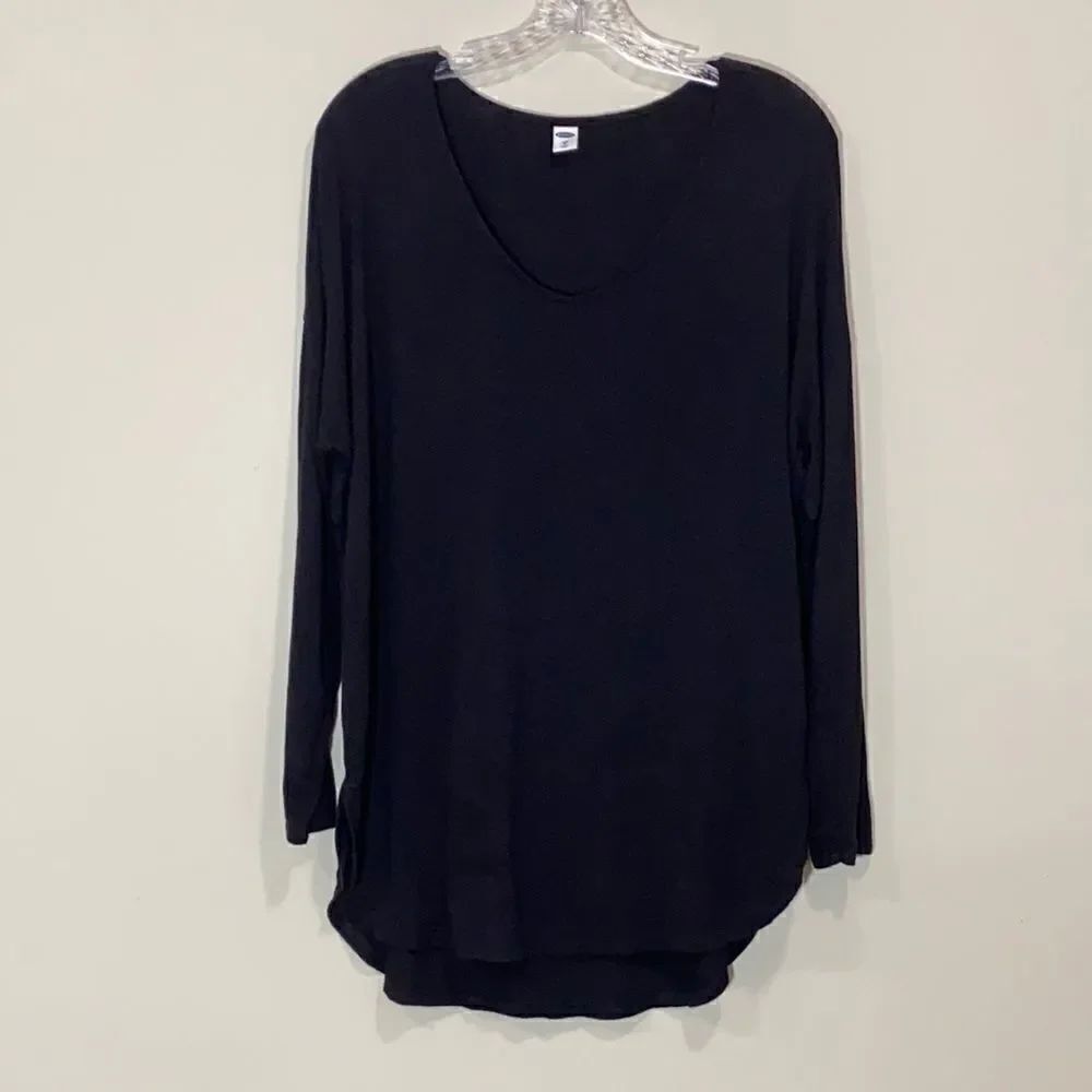 Black Long Sleeve Old Navy Top. Size Medium.